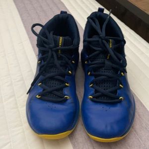 Under armor tennis shoes